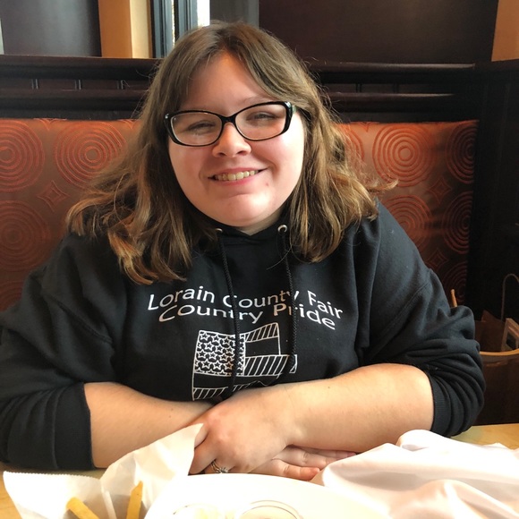 Meet your Posher, Sara - Picture 1 of 1